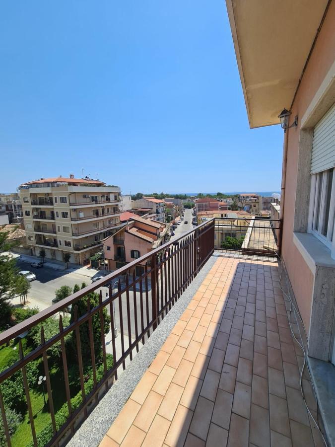 Lorena Loft Locri Bagian luar foto